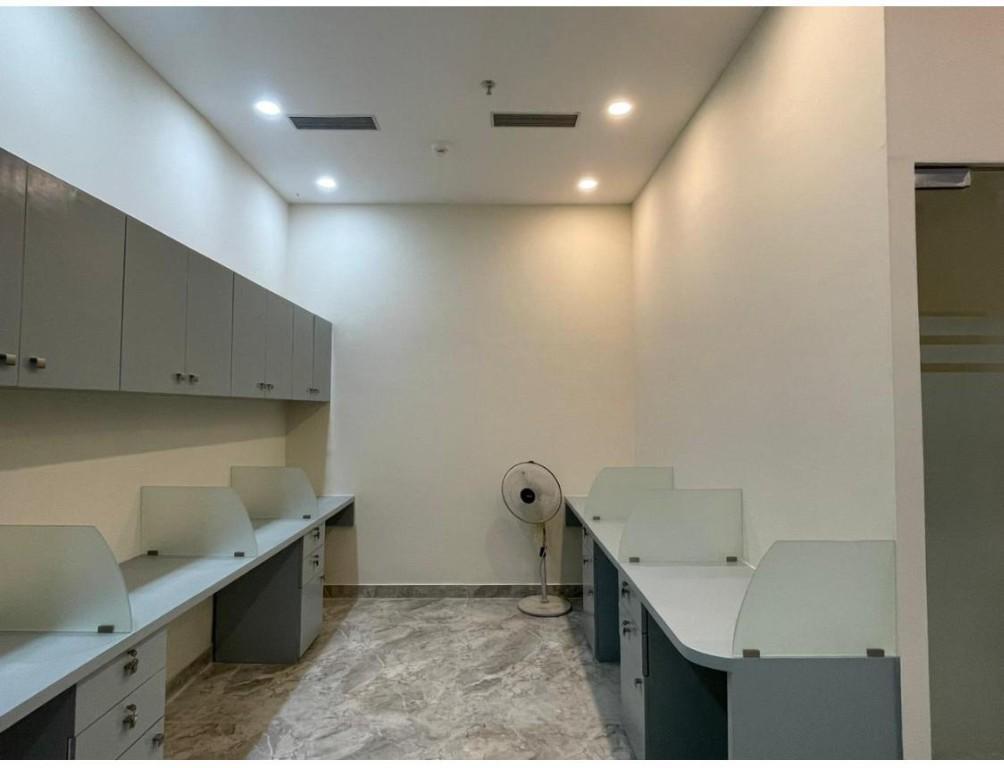 Fully Furnished Office Space For Rent at Newtown in India - Image 5