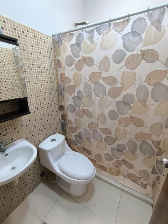 CASA EN VENTA LA ROSALEDA, 232M2, 5 HABITACIONES en Barquisimeto - Imagen 12