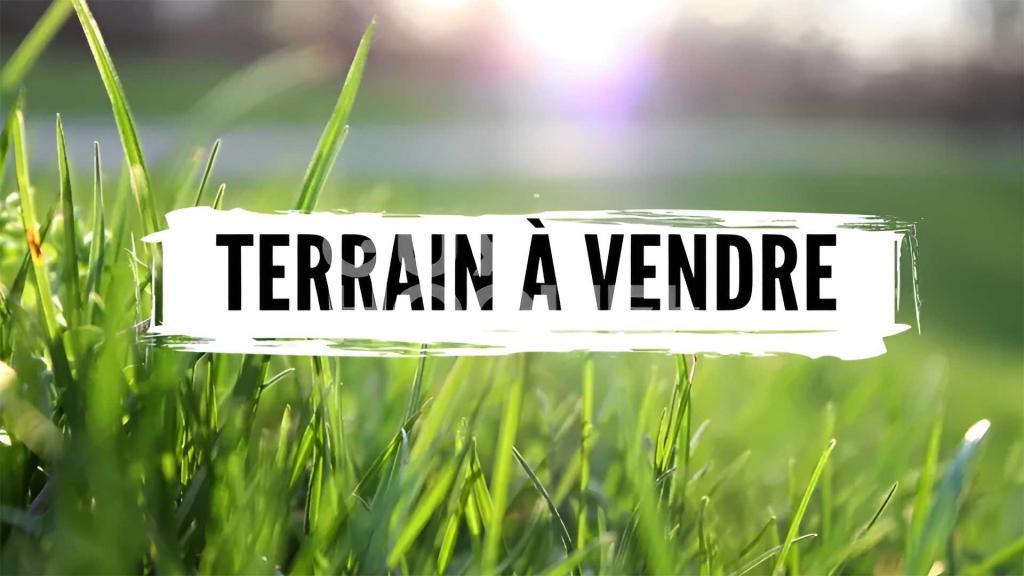 Terrain constructible à Saintes - Photo 1