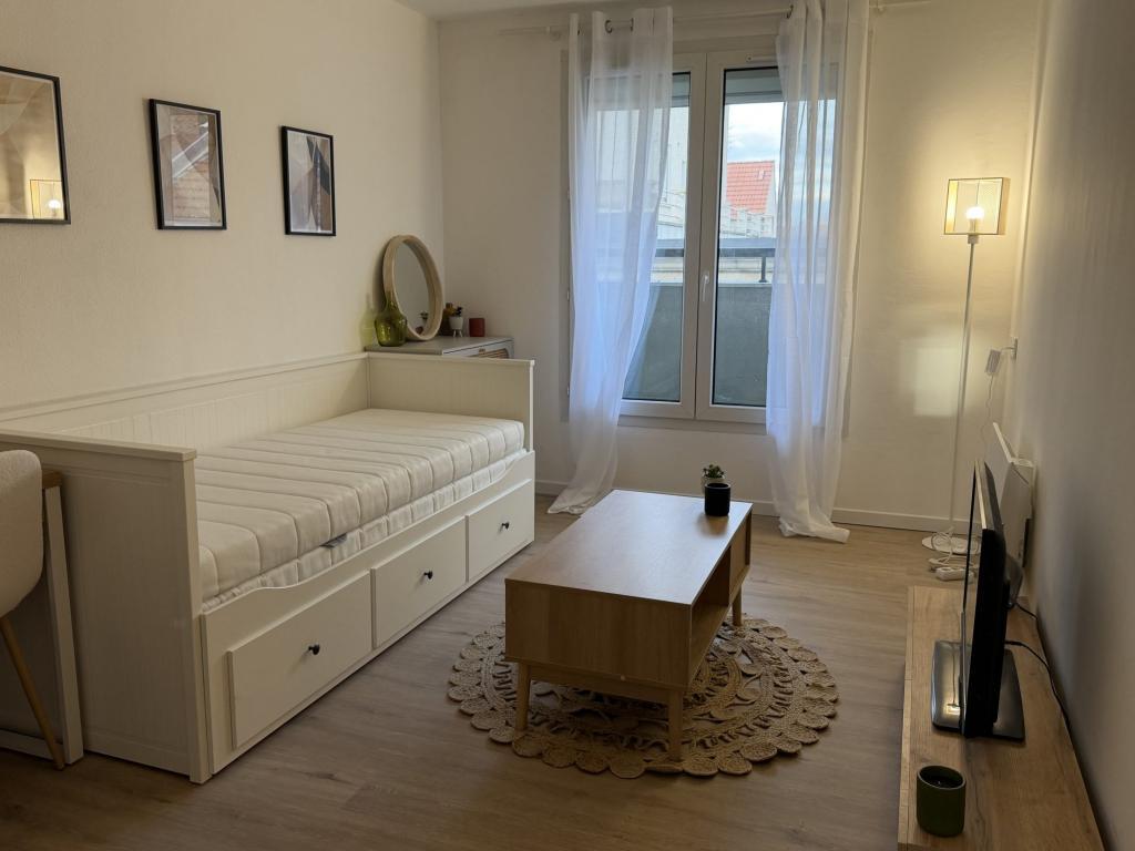 STUDIO MEUBLE à Reims - Photo 1