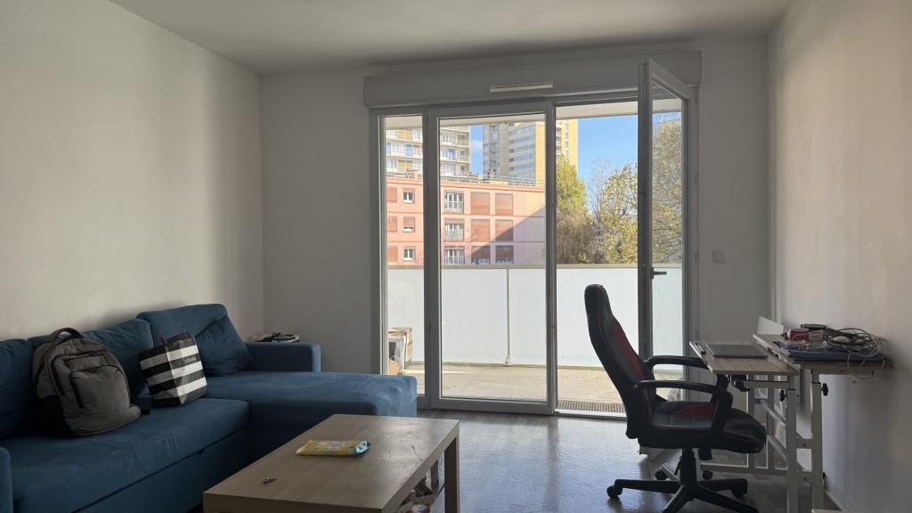 T2 ROUEN AVEC BALCON ET PARKING à Rouen - Photo 1