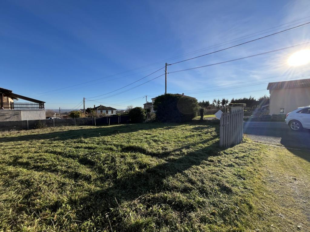 TERRAIN CONSTRUCTIBLE ODENAS à Villefranche-sur-Saône - Photo 1
