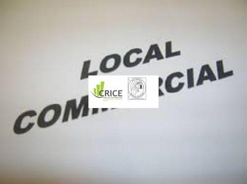 LOCAL COMMERCIAL à Saintes - Photo 1