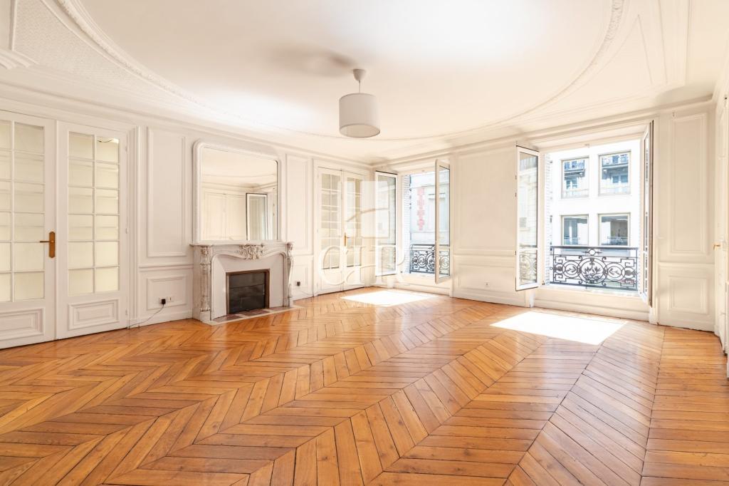 5 PIÈCES - ST PHILIPPE DU ROULE à Levallois-Perret - Photo 1
