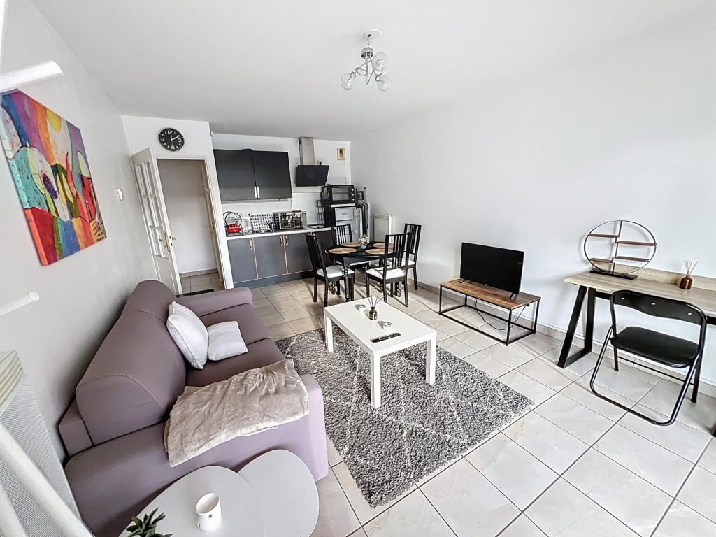 MEUBLE AVEC BALCON à Coudekerque-Branche - Photo 1