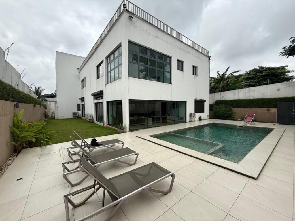 VILLA DUPLEX TYPE F7 / RIVIERA 3 à Agde - Photo 1