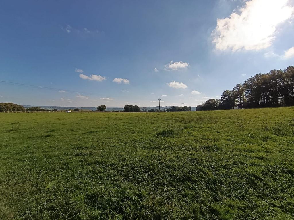 TERRAIN CONSTRUCTIBLE à Montluçon - Photo 1