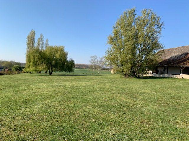 Terrain constructible 700 m2 à Beaune - Photo 1