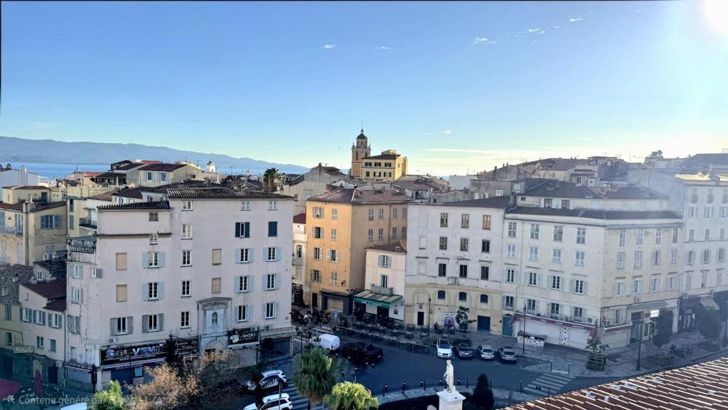 F4 PLACE FOCH à Ajaccio - Photo 1