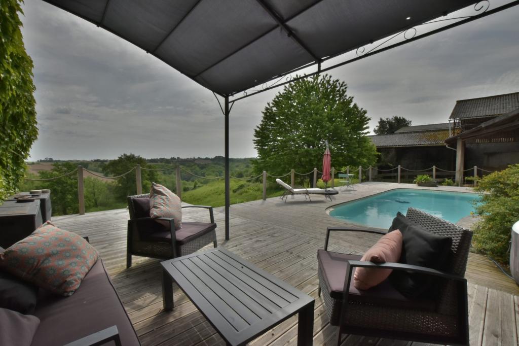 DOMAINE EQUESTRE AVEC UNE MAISON LANDAISE + DEPENDANCES + … à Dax - Photo 1