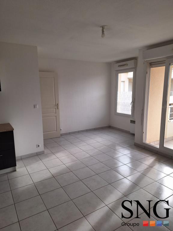 T2 AVEC PARKING ET BALCON à Carpentras - Photo 1