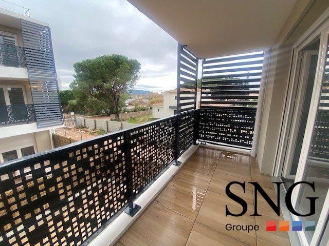 T2 AVEC BALCON + PARKING à Fréjus - Photo 1