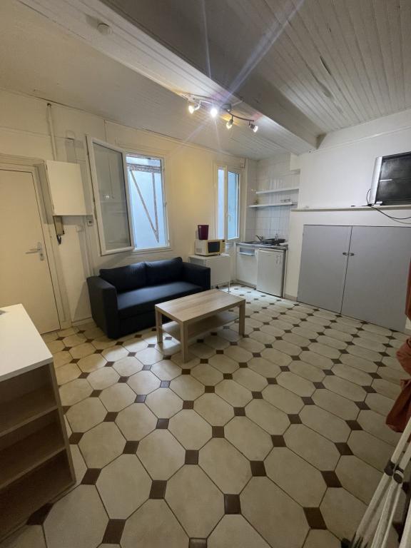 STUDIO MEUBLE CAPITOLE à Blagnac - Photo 1
