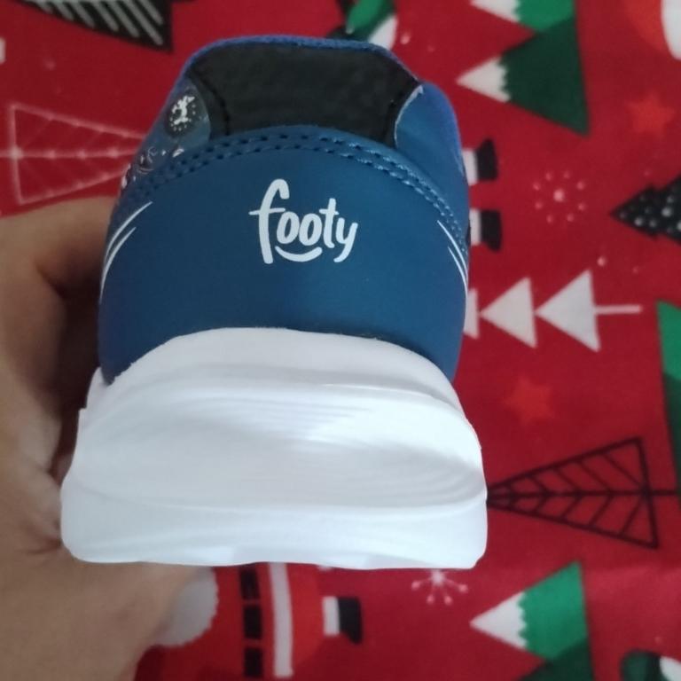 Zapatillas de niñ en Berazategui - Imagen 1