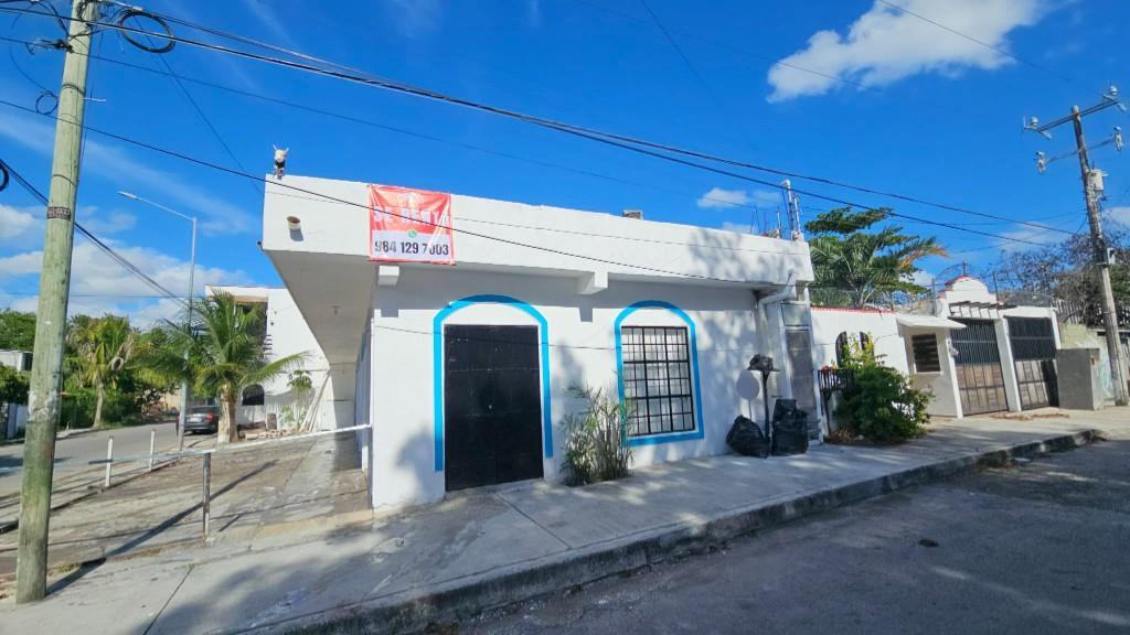 SE RENTA LOCAL COMERCIAL 90METROS CUADRADOS, BUENA UBICACIÓN en Playa del Carmen - Imagen 3