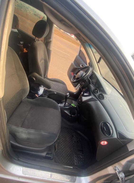 FORD FOCUS BERLINE au Cameroun - Photo 5
