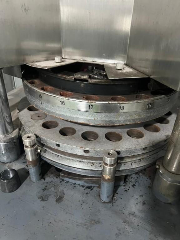 Rotary Tablet Punch Machine in Shah Alam - Image 4
