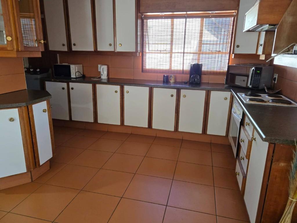 CHEAPEST GUEST HOUSE NEAR ME IN ROOODEPOORT AND SOURROUNDINGS in South Africa - Image 8