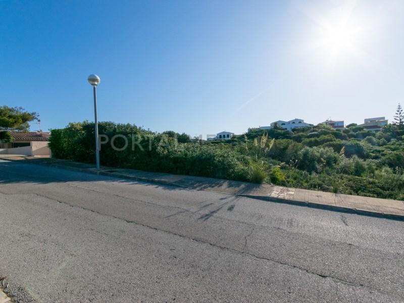 Parcela edificable en venta en Cala Llonga en Mahón - Imagen 1