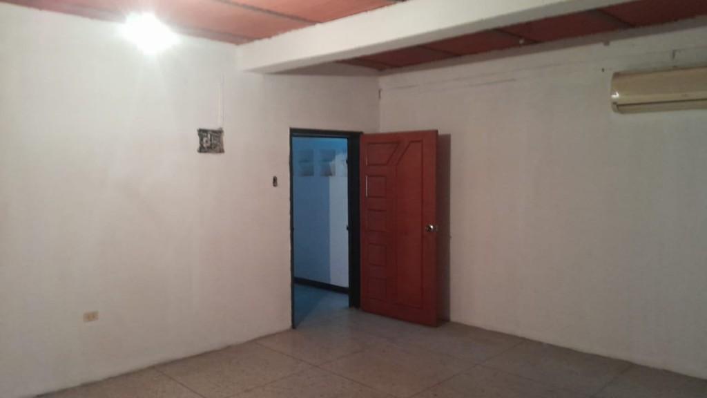 Se vende Galpón con edificio en Puerto Cabello - Imagen 1