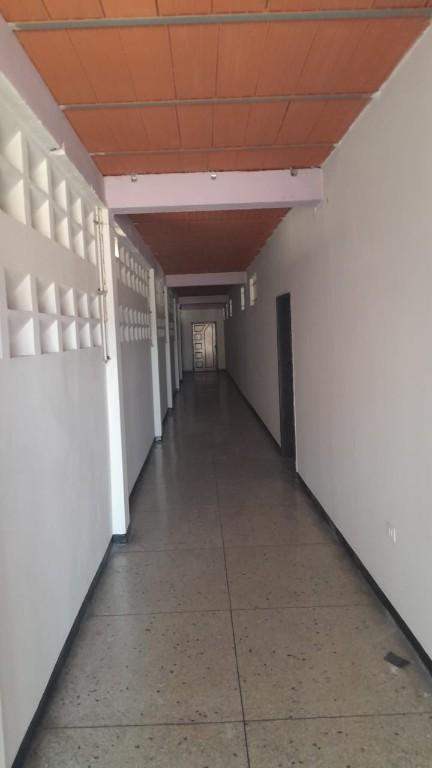 Galpon con edificio en Puerto Cabello - Imagen 7