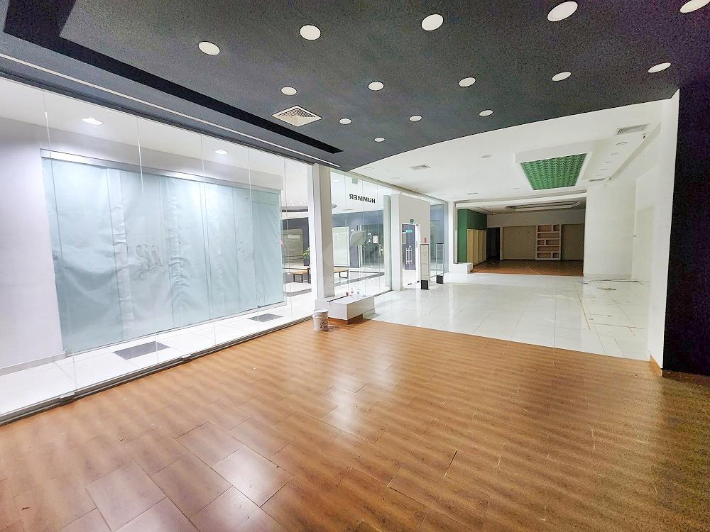 LOCAL COMERCIAL 206 MTS2 PRIMER PISO PLAZA INTERNACIONAL en Licey al Medio - Imagen 3