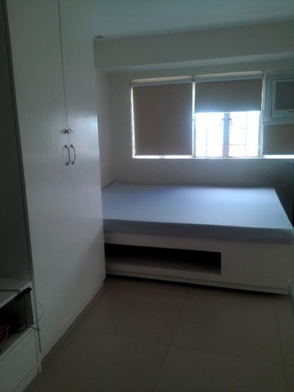 Studio type w/ balcony Condo Unit For Rent in Cubao in Pansol - Image 2