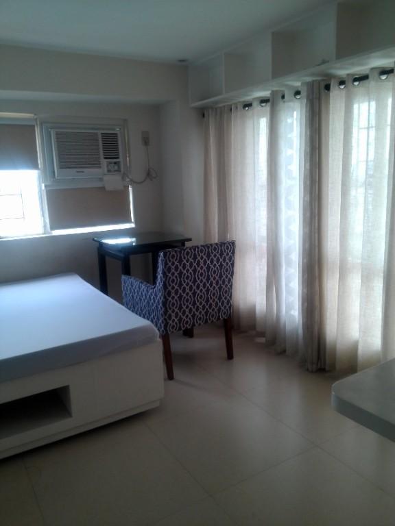 Studio type w/ balcony Condo Unit For Rent in Cubao in Pansol - Image 1