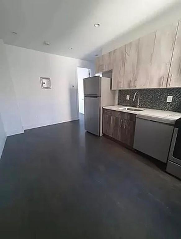 Available Now Spacious 2 Beds / 1 Bath Apartment for Rent in Brooklyn - Image 7