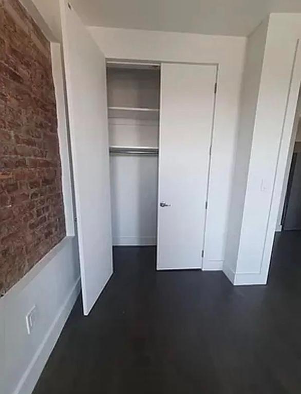 Available Now Spacious 2 Beds / 1 Bath Apartment for Rent in Brooklyn - Image 5