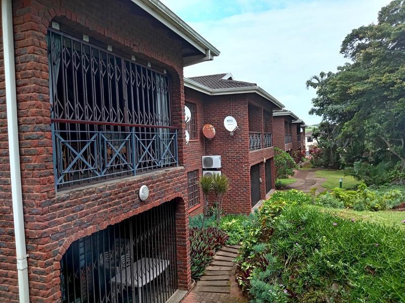 Apartment / Flat 787-ref-677 for Sale in Scottburgh, Scottburgh in Scottburgh - Image 1
