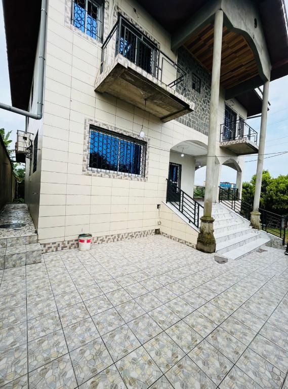duplex à vendre logbaba jardin au Cameroun - Photo 1