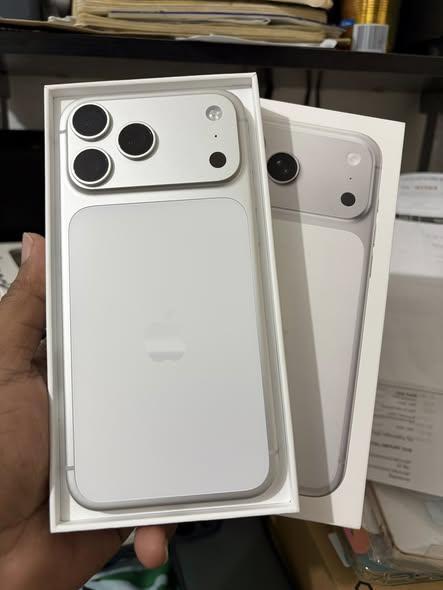 iphone 17 pro max in Queens - Image 2