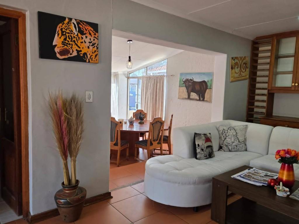 Hourly Guest House Near Me in Roodepoort & Surroundings in South Africa - Image 5
