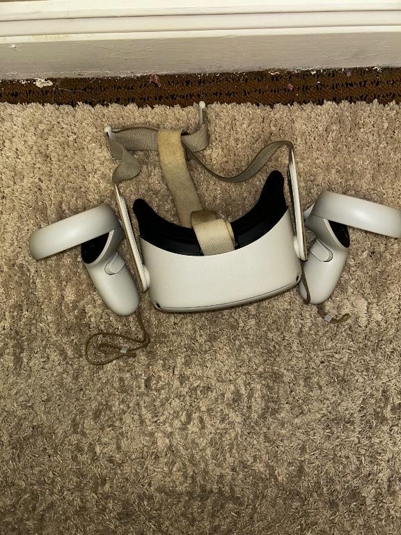Refurbished Oculus Quest 2 in An Cabhán - Image 4