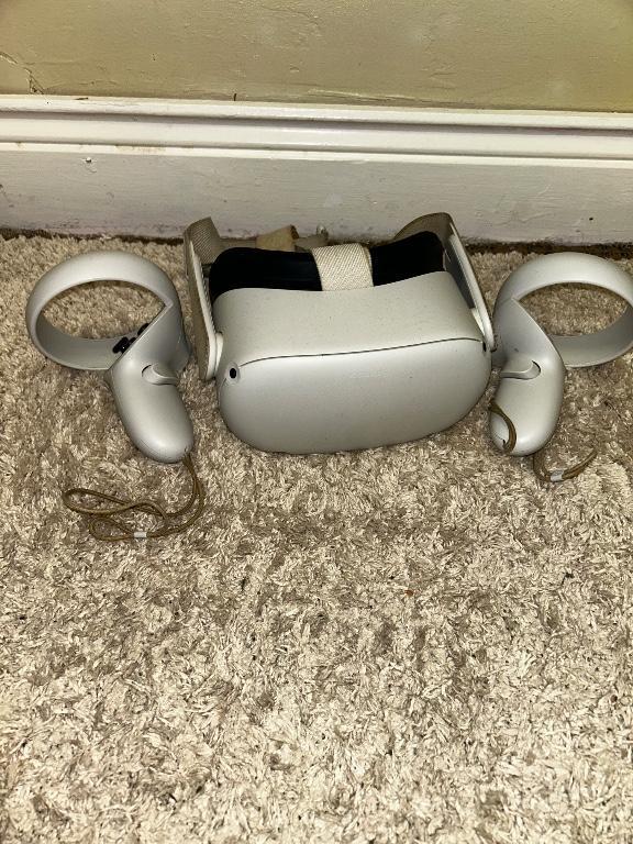 Refurbished Oculus Quest 2 in An Cabhán - Image 3