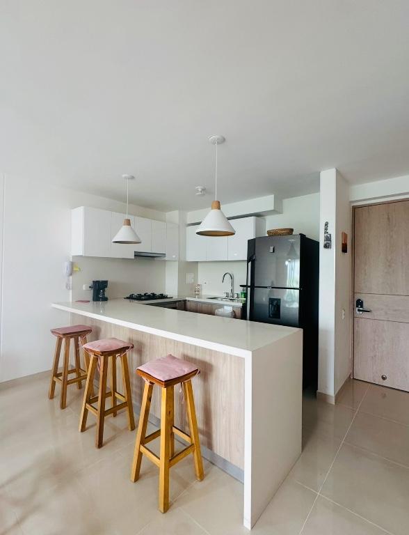 ARRIENDO AMOBLADO APARTAMENTO FLORIDABLANCA. CONJUNTO BELLFORT en Bucaramanga - Imagen 2