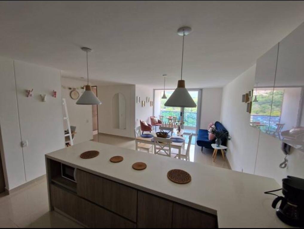 ARRIENDO AMOBLADO APARTAMENTO FLORIDABLANCA. CONJUNTO BELLFORT en Bucaramanga - Imagen 4