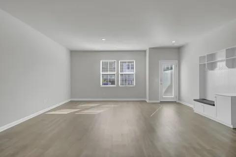 Move-In Ready Home in Prime Summerville Location in Charleston - Image 4