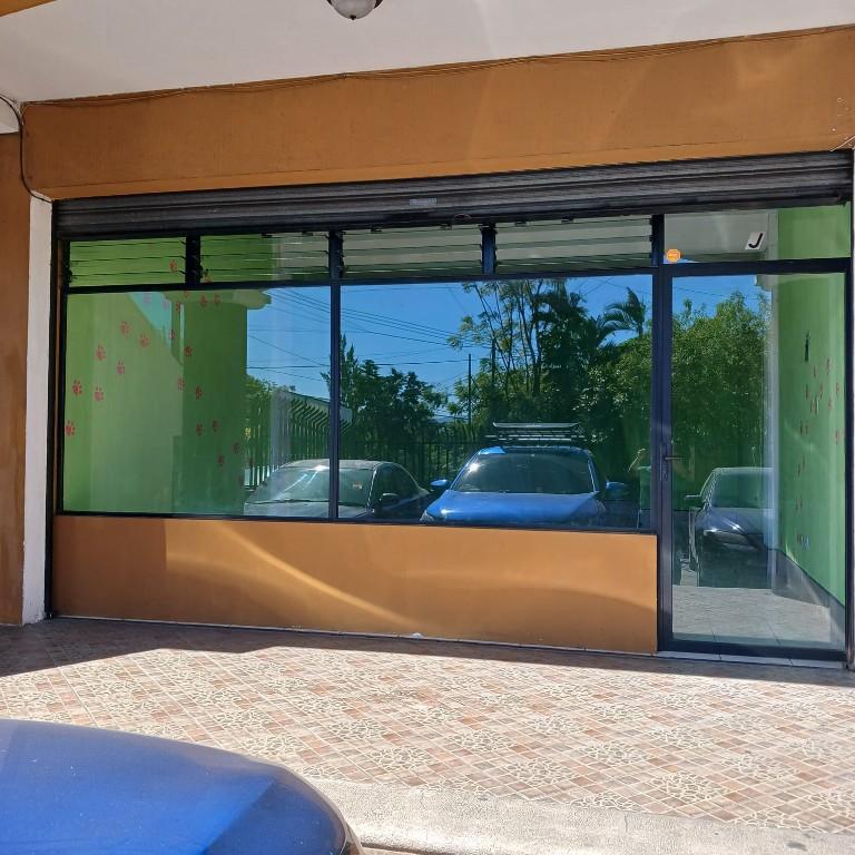 LOCAL COMERCIAL EN RENTA EN SAN CRISTOBAL CON SEGURIDAD en Guatemala - Imagen 4