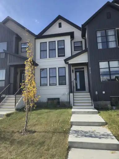 813 South Point Gate in Airdrie - Image 1
