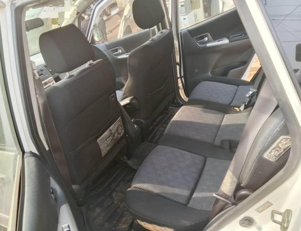 TOYOTA COROLLA VERSO au Cameroun - Photo 5