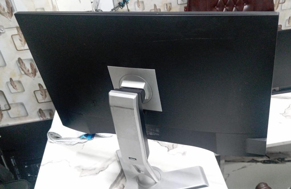 27” 2K Borderless Monitor | Dell P2720D LED Display in Cantonment - Image 3
