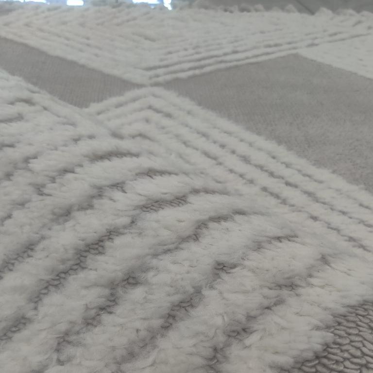Modern Grey & White Diamond Pattern Area Rug (160x230) – Istanbu in Pretoria - Image 7