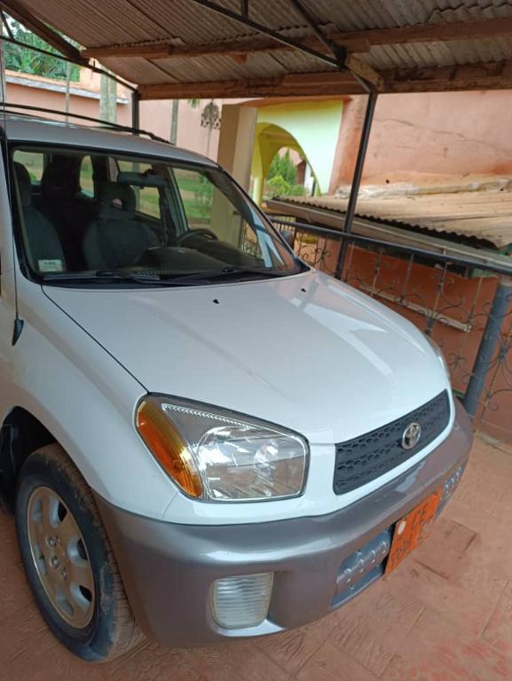 TOYOTA RAV4 INTERMÉDIAIRE au Cameroun - Photo 2