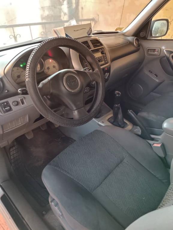 TOYOTA RAV4 INTERMÉDIAIRE au Cameroun - Photo 4