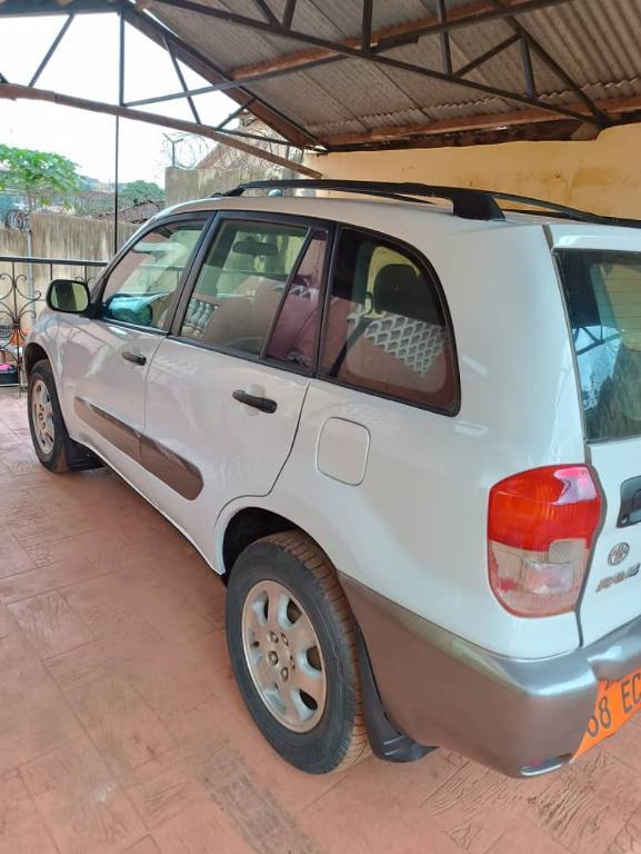 TOYOTA RAV4 INTERMÉDIAIRE au Cameroun - Photo 6