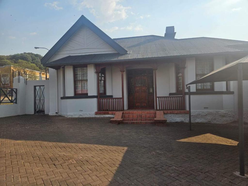 For Sale: Corner Office in Bloemfontein - Image 1