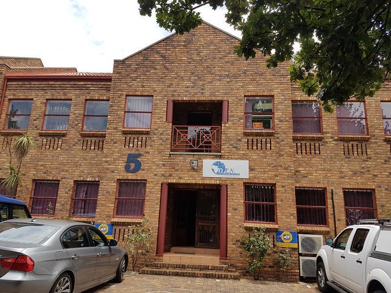 Office 1646-ref-147 for Rent in Randpark Ridge, Randburg in Randburg - Image 1