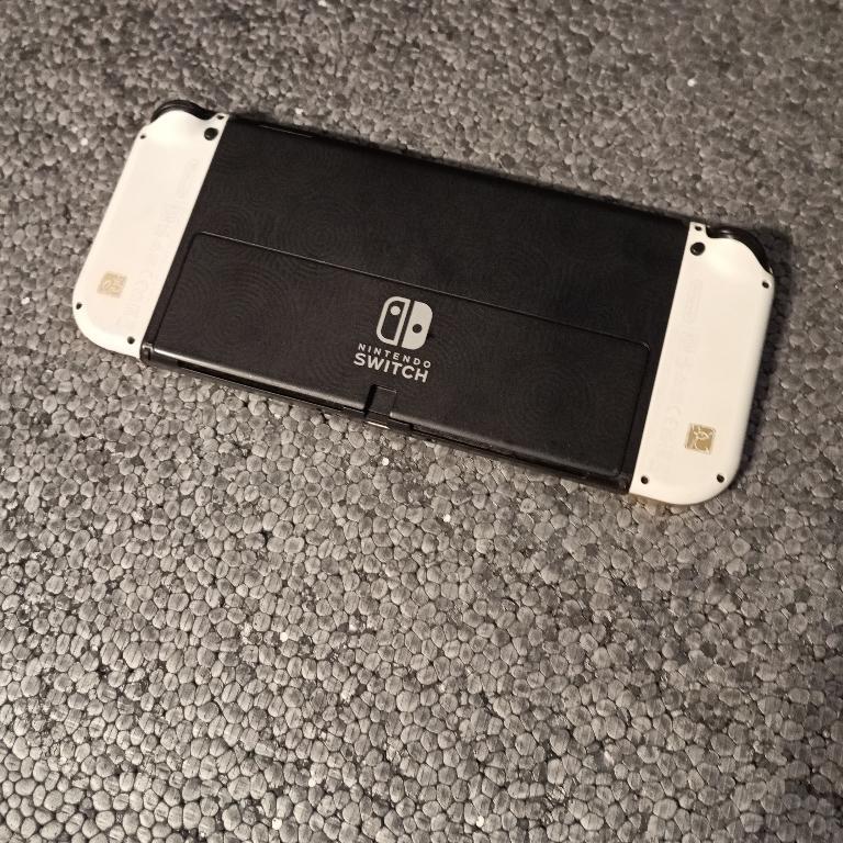 Nintendo Switch OLED Zelda in Österreich - Bild 2